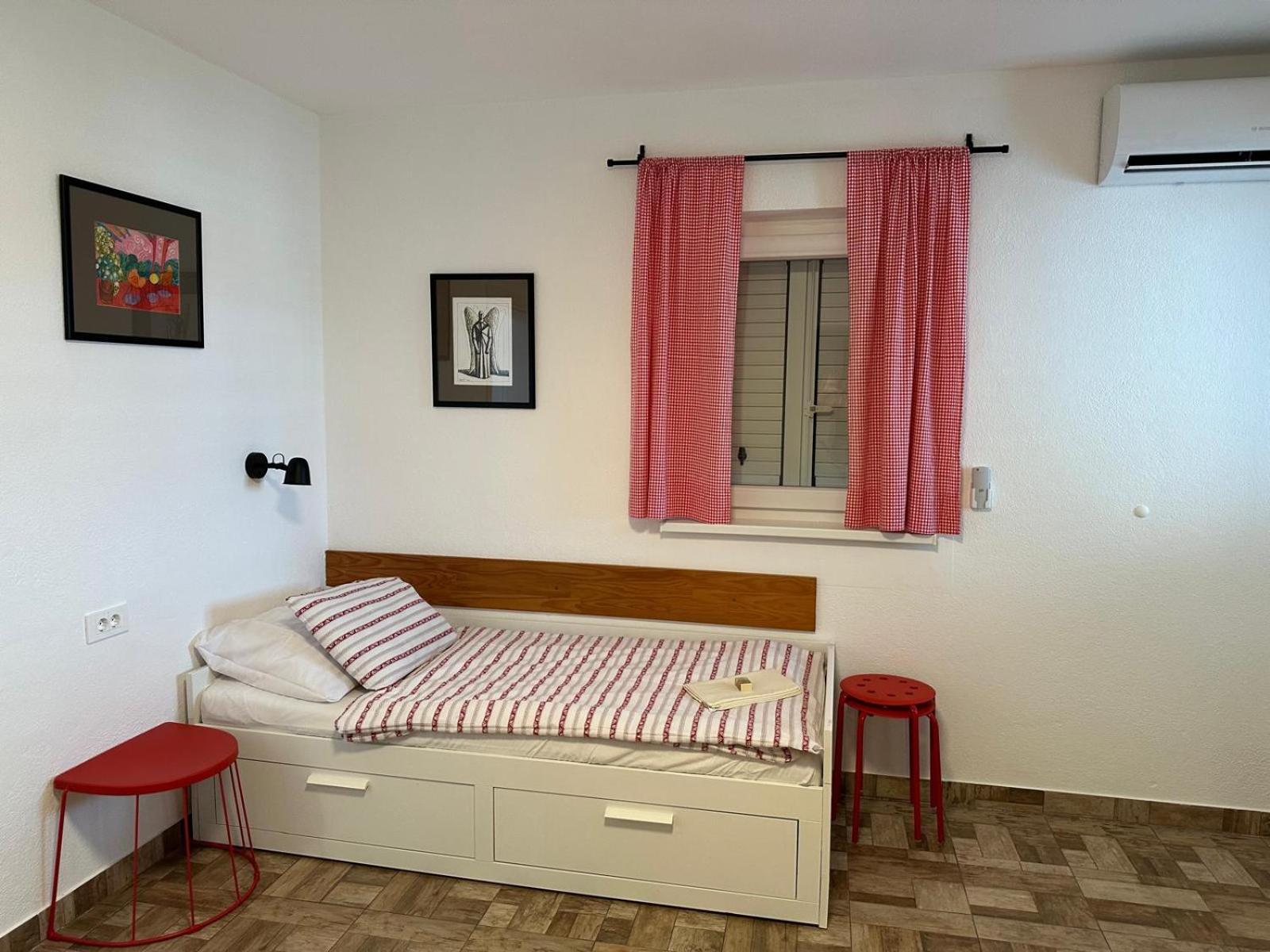 Apartments "Laci" คิร์ก ภายนอก รูปภาพ