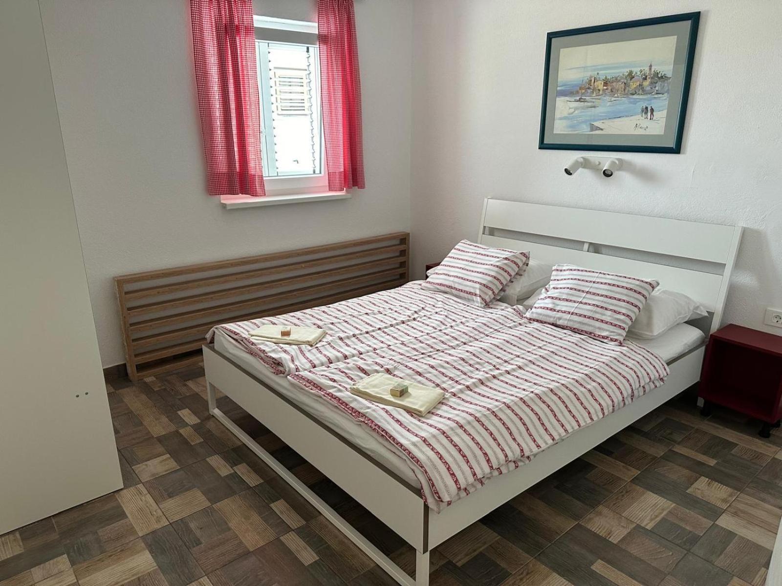 Apartments "Laci" คิร์ก ภายนอก รูปภาพ