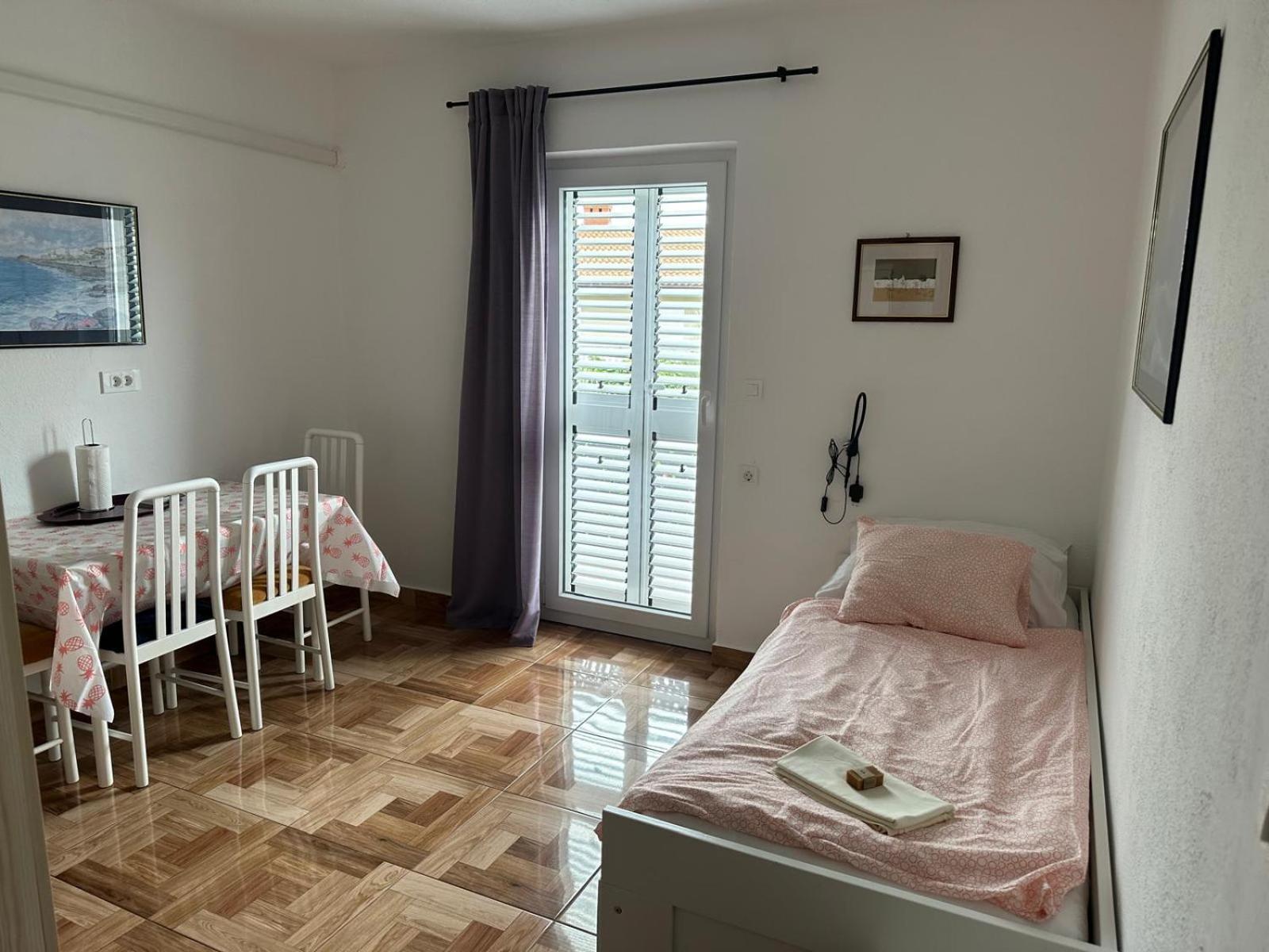 Apartments "Laci" คิร์ก ภายนอก รูปภาพ